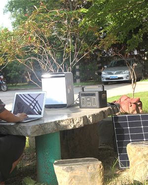 Portable Power Supply Power Generator with Solar